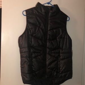 Black puffer vest